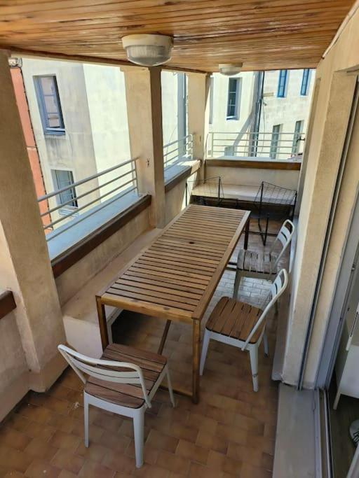 4 - 6 Personnes Nimes Centre - Clim - Terrasse - Wifi Apartment Exterior photo